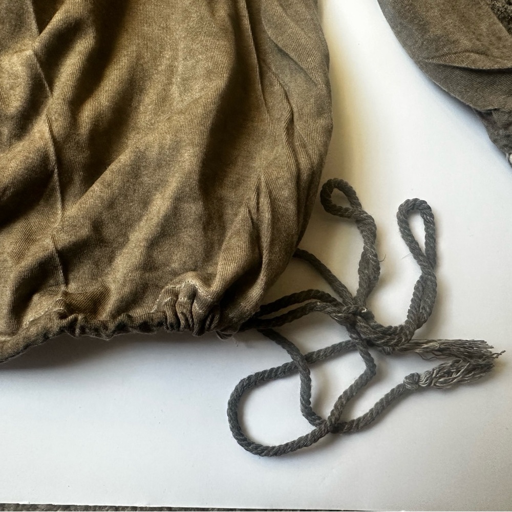 NEW POL Bronze Brown Blouse with Lace Trim and Drawstring Women’s Size Small - Picture 4 of 4